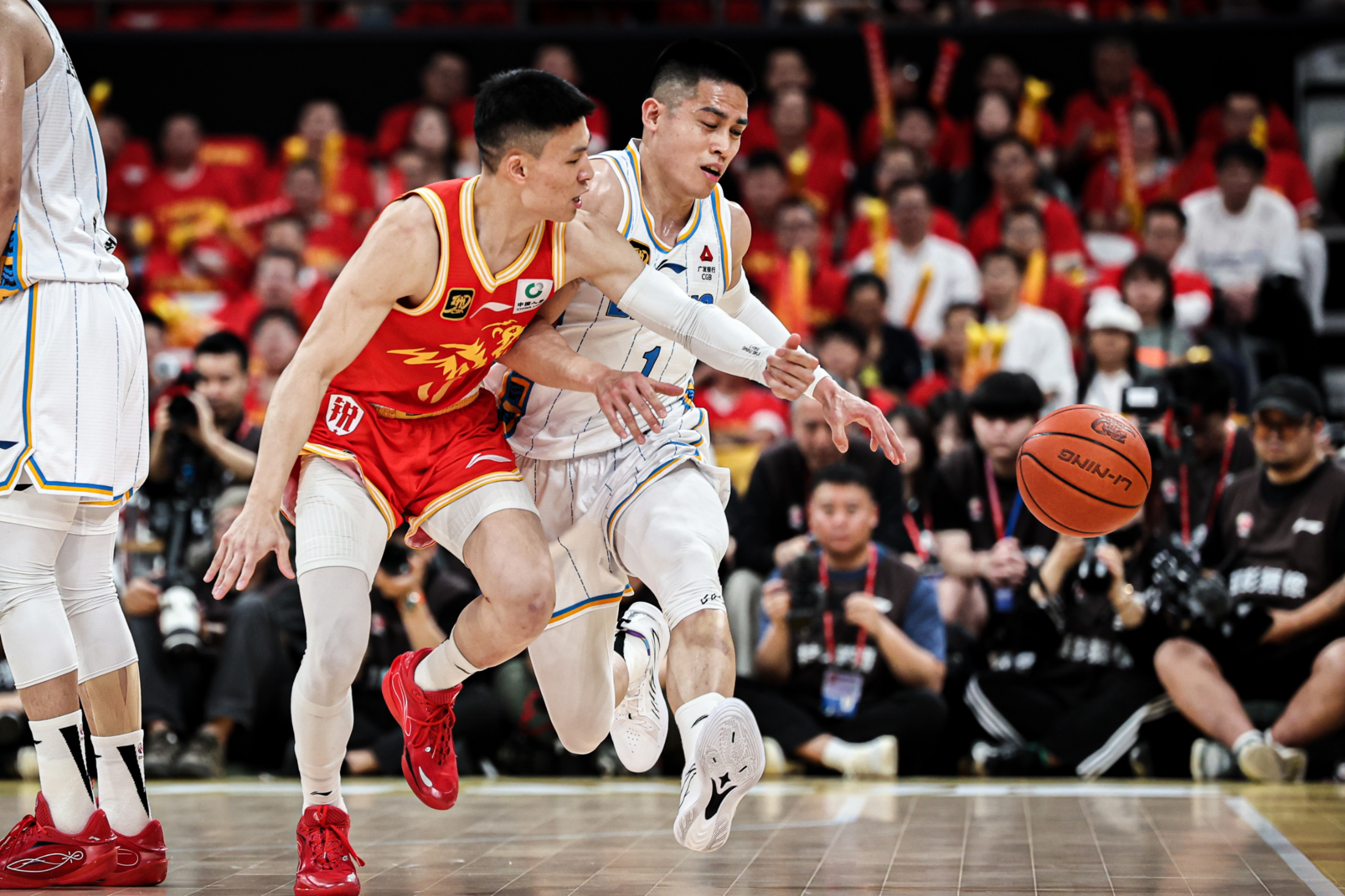 APP下载专区-离谱！今晚广厦男篮备战法甲荷甲赛前再迎强敌，冲刺阶段浙江稠州备战中超的简单介绍