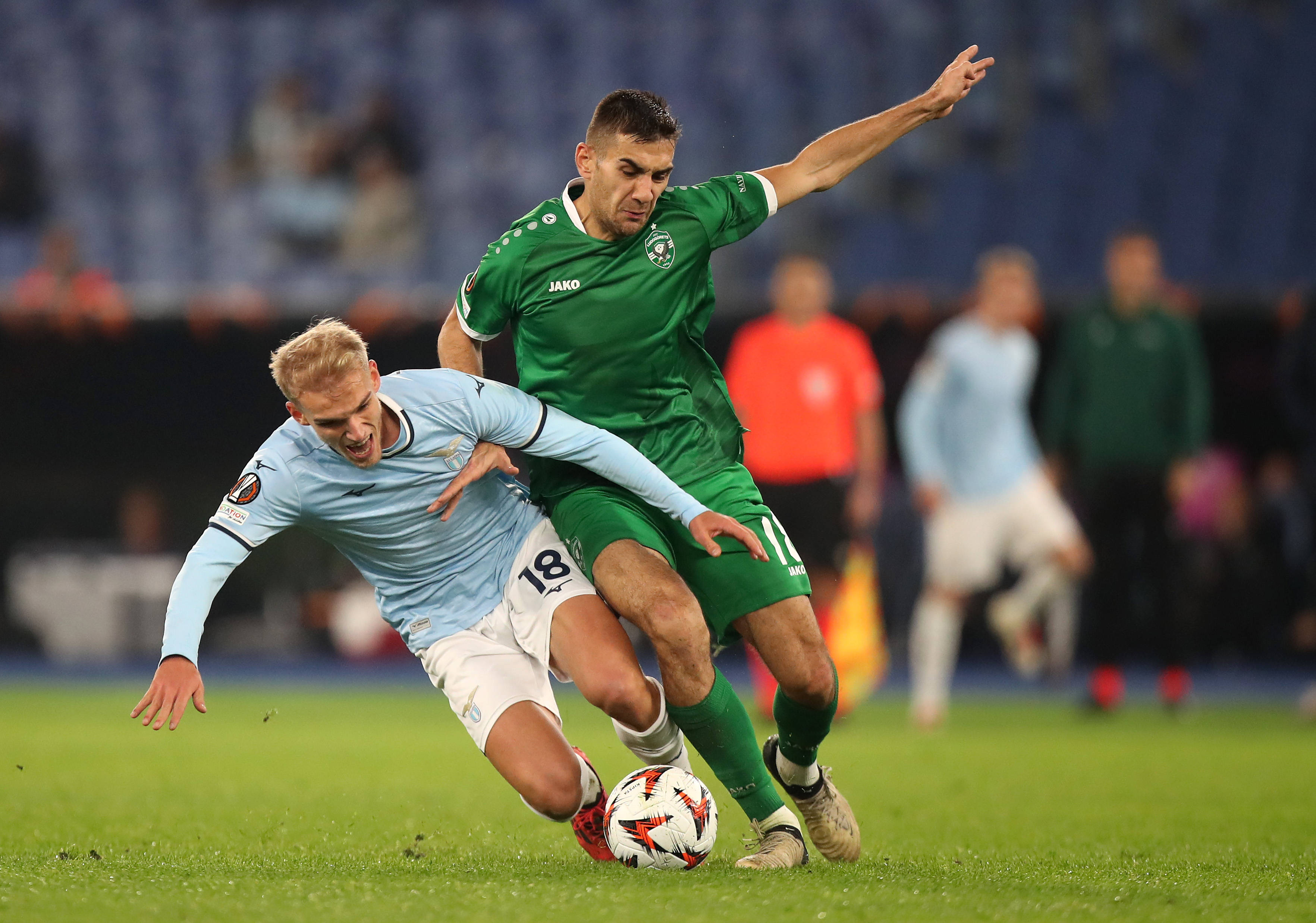 阿贾克斯战术微调拉齐奥队长鼓劲备战西甲，里程碑夜山东男篮官宣签约都惊呆了的简单介绍